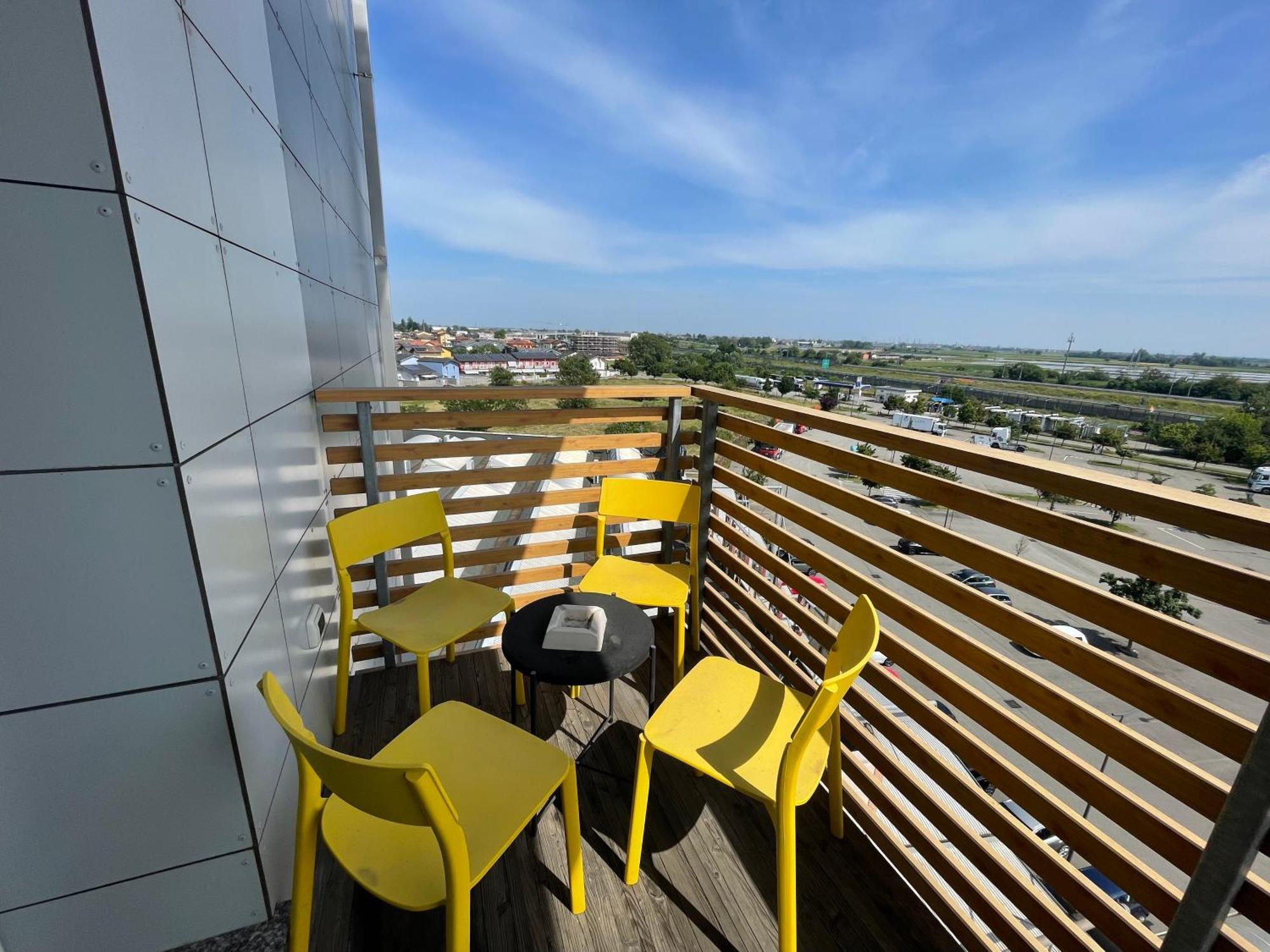 Condominio La Torre 1 Galliate Exterior foto